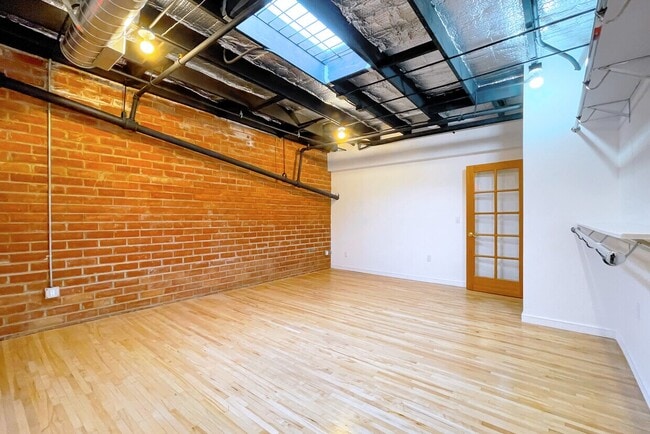 Photo - 5401 Alvern Cir Unit Suite D