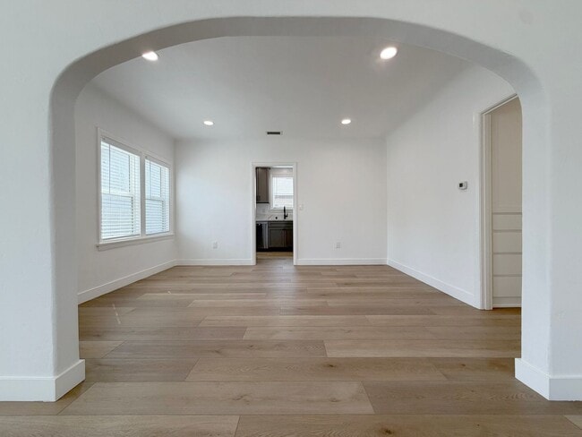 Photo - Alhambra Dr Unit A