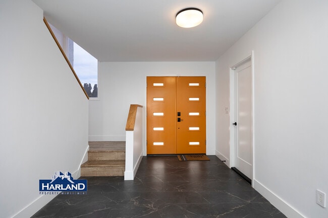 Photo - 4494 Benhurst Ave