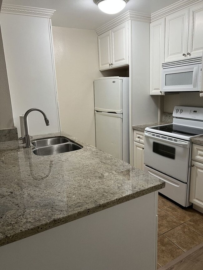 Photo - 8650 Gulana Ave Unit L3168