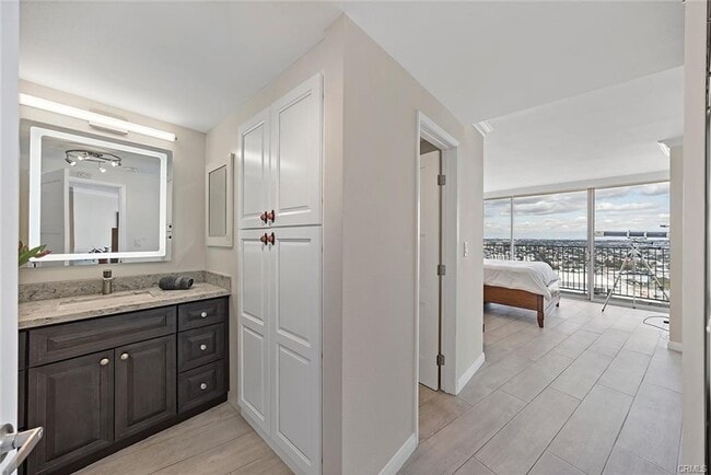 Photo - 700 E Ocean Blvd