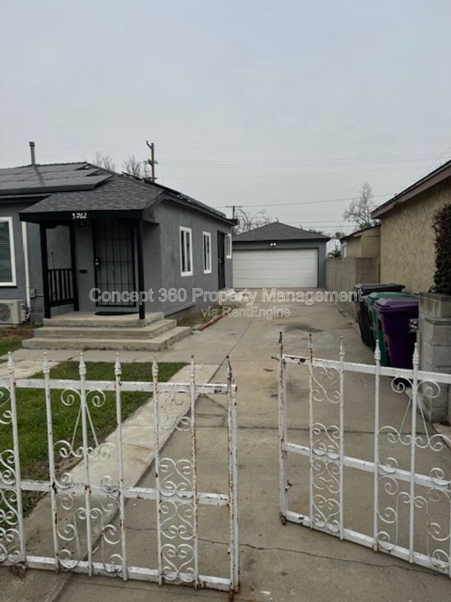 Building Photo - 5762 Cedar Ave Unit B