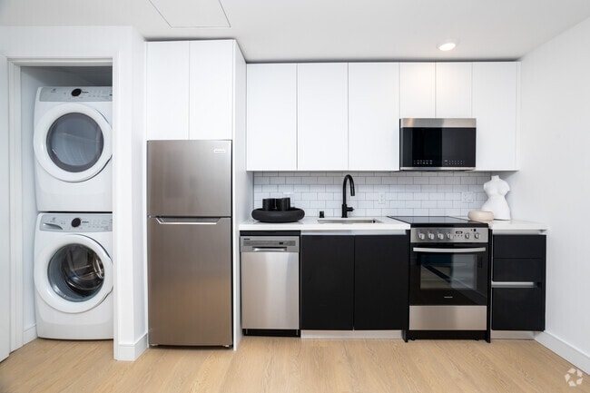 Solo Suite Kitchen with Laundry in 2bd/2bth - Miles at Harvard (Coliving)