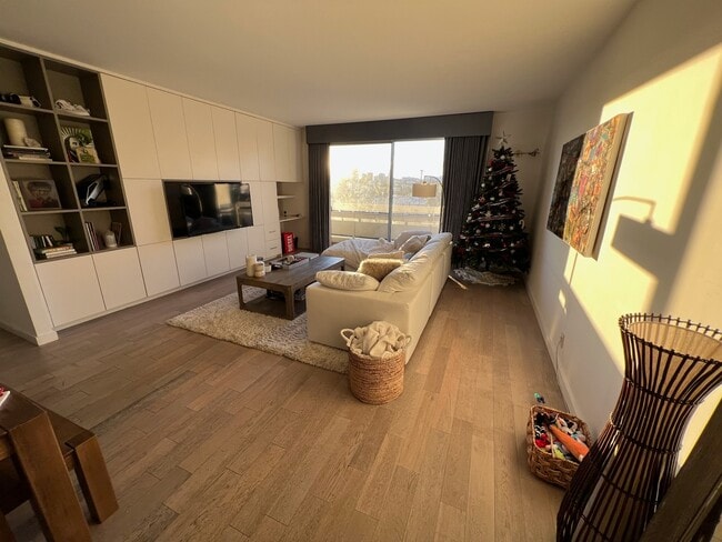 Photo - 321 S San Vicente Blvd Unit 601