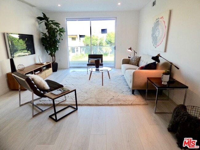 Photo - 1731 Federal Ave Unit 502