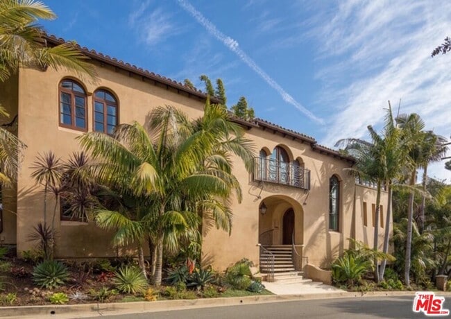 Building Photo - 746 Norway Ln