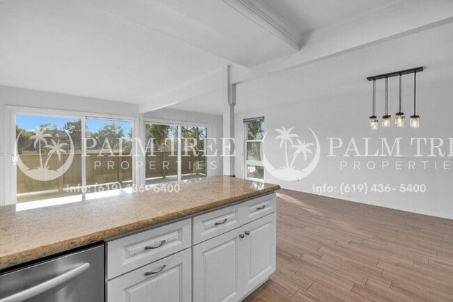 Photo - 4065 Harrison St