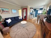 Photo - 4749 Niagara Ave