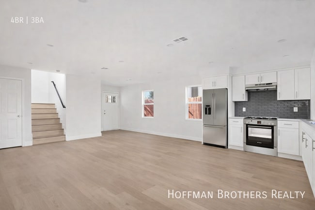 Photo - 647 W 97th St