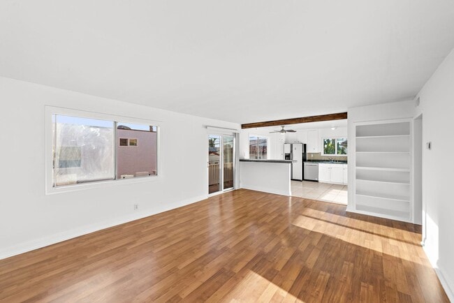 Building Photo - 230 Avenida Victoria Unit B