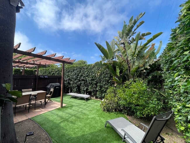 Building Photo - 1631 Michigan Ave