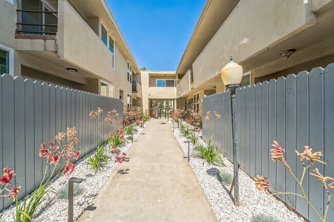Photo - Embassy Terrace