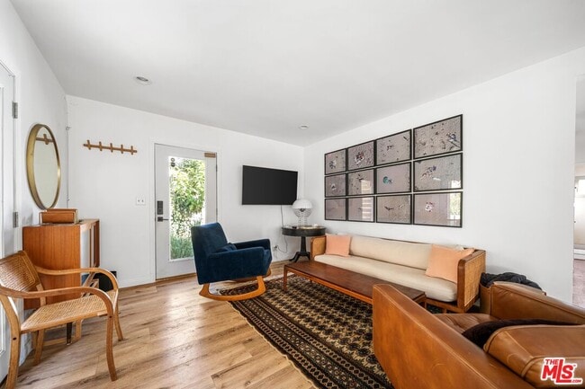 Photo - 4855 Seldner Ave