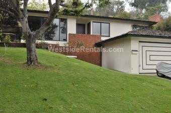 Building Photo - 2729 Palos Verdes Dr N
