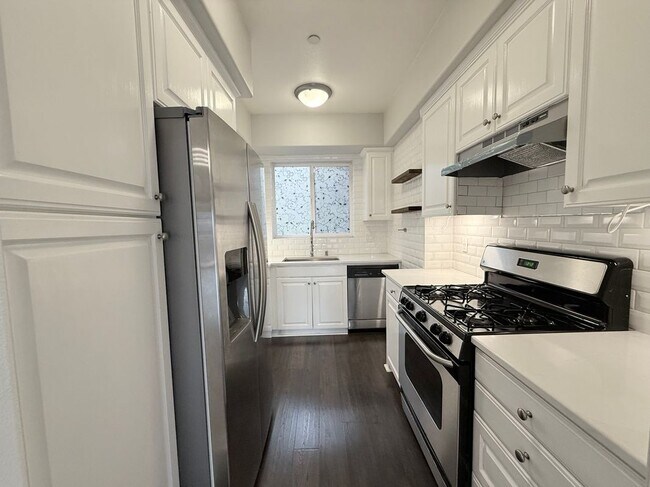 Photo - 3401 S Bentley Ave Unit 203