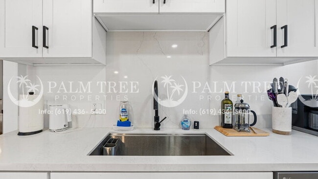 Photo - 6952 Tower St