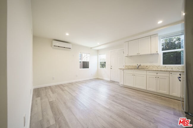 Photo - 231 E 85th St Unit 231