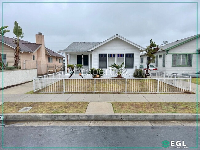 Photo - 2937 8th Ave