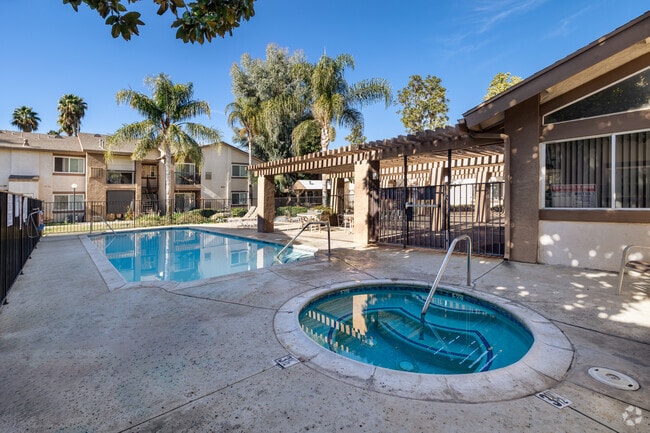 Oak Terrace Senior - Spa - Oak Terrace Senior Apts