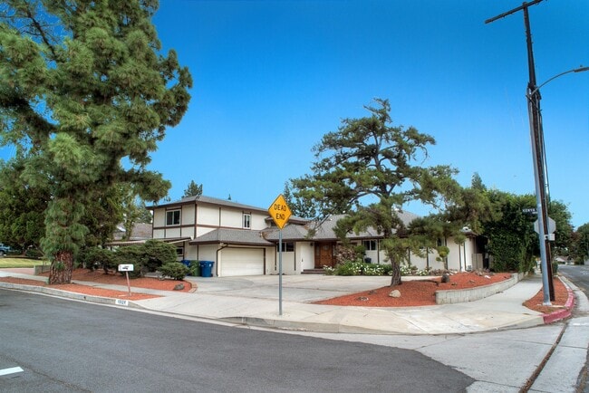 Photo - 18624 Kenya St