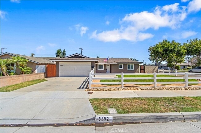 Photo - 5892 Meadowlark Dr House