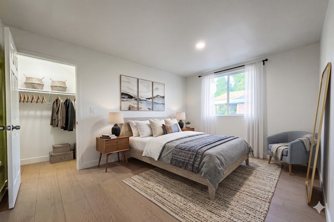 Photo - Brand New Luxury 4 & 5 Bed Units Unit #2118
