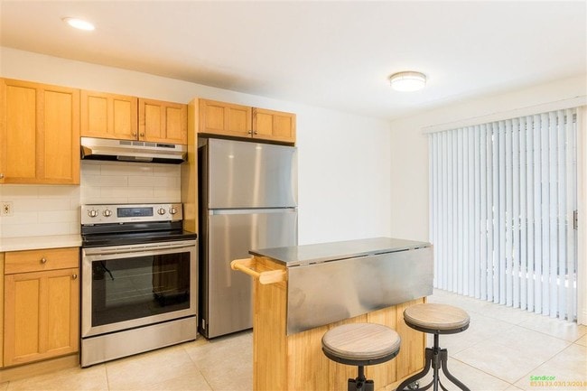 Building Photo - 2850 Reynard Way Unit 11