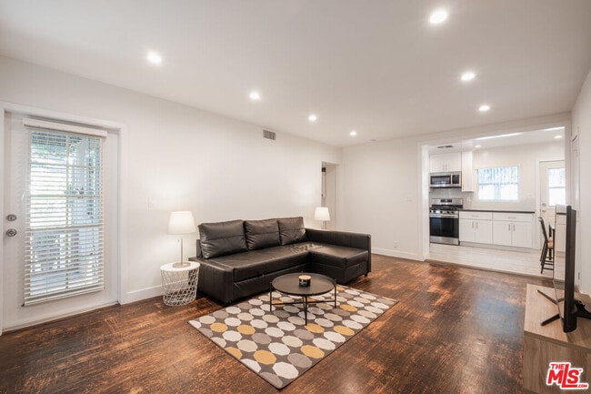 Photo - 1024 Maple St Unit 1