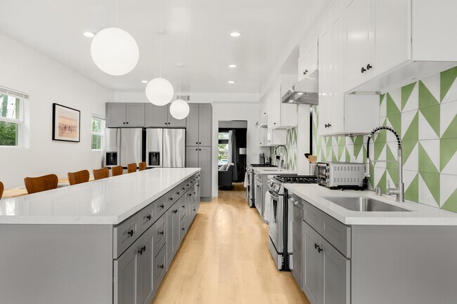 Photo - 4439 Victoria Park Dr Unit 3A