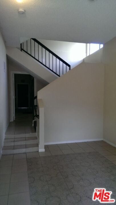 Building Photo - 411 N Kenmore Ave Unit 5 Rental