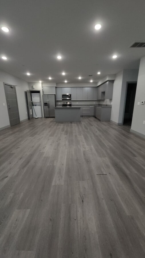 Photo - 7040 Woodman Ave Unit 106