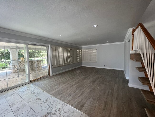 Photo - 4 bedroom + loft, 2 1/2 bath - 2 story home in central Simi