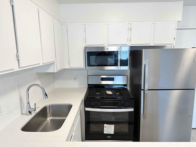 Photo - 149 N Commonwealth Ave Unit 204