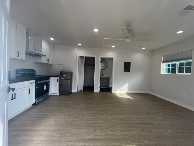 Photo - 18747 Schoenborn St Unit Studio 1