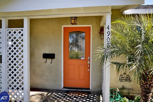 Photo - Beautiful North Hollywood 3 Bedroom, 2 Bath Single Family Home *** Non-Smoking***