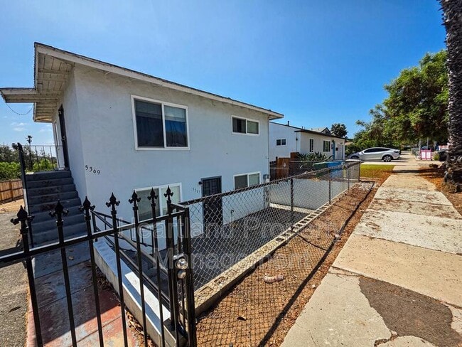 Building Photo - 5367 Roswell St