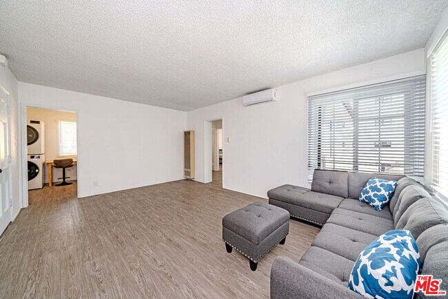 Photo - 1349 W 35th Pl