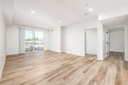 2BR, 2BA - 1100SF - Living Room - 10934 Peach Grove St
