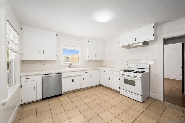 Photo - 2447 A St