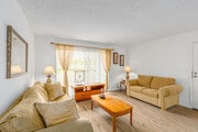 2BR, 2BA - 950SF - Living Room - Riverview Springs