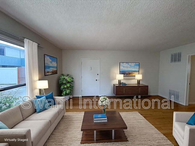 Building Photo - 2700 W El Segundo Blvd Unit #03