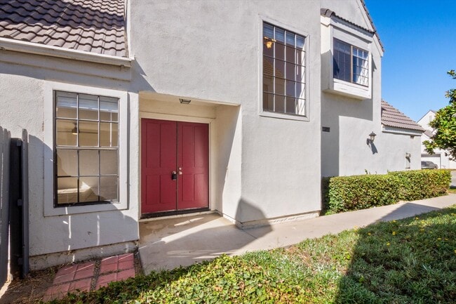 Photo - Renovated 2bed x 2.5bath Townhouse with Private Patio & 2-Car Garage