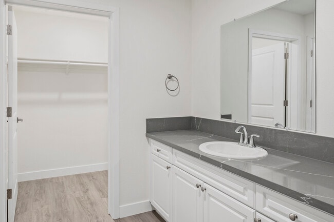 Photo - Gateway Apartments