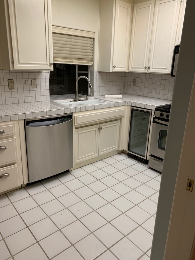 Photo - 5145 Yarmouth Ave