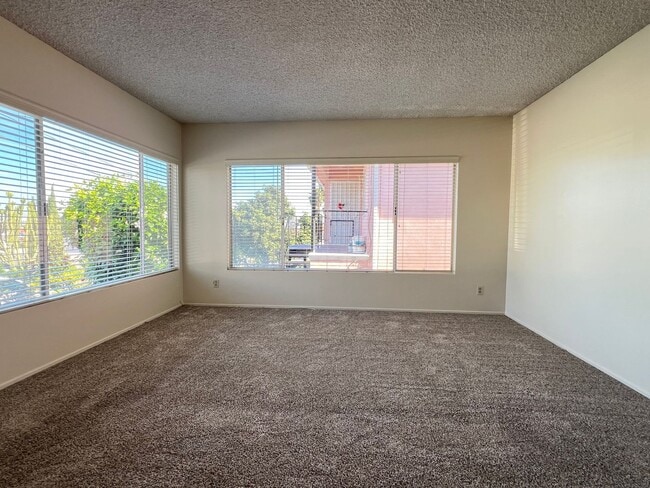 Photo - LEB Unit 741