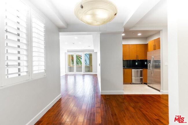 Photo - 1751 Appian Wy Unit 202