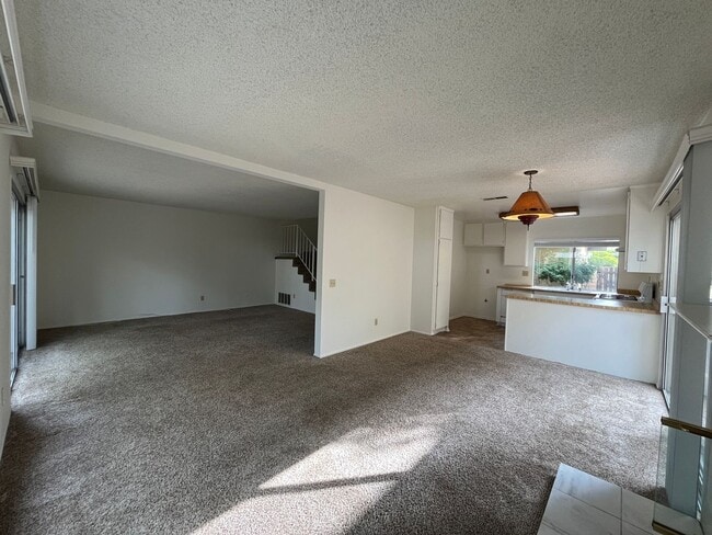 Photo - MOVE-IN READY Chatsworth 3+2.5 w/backyard,...
