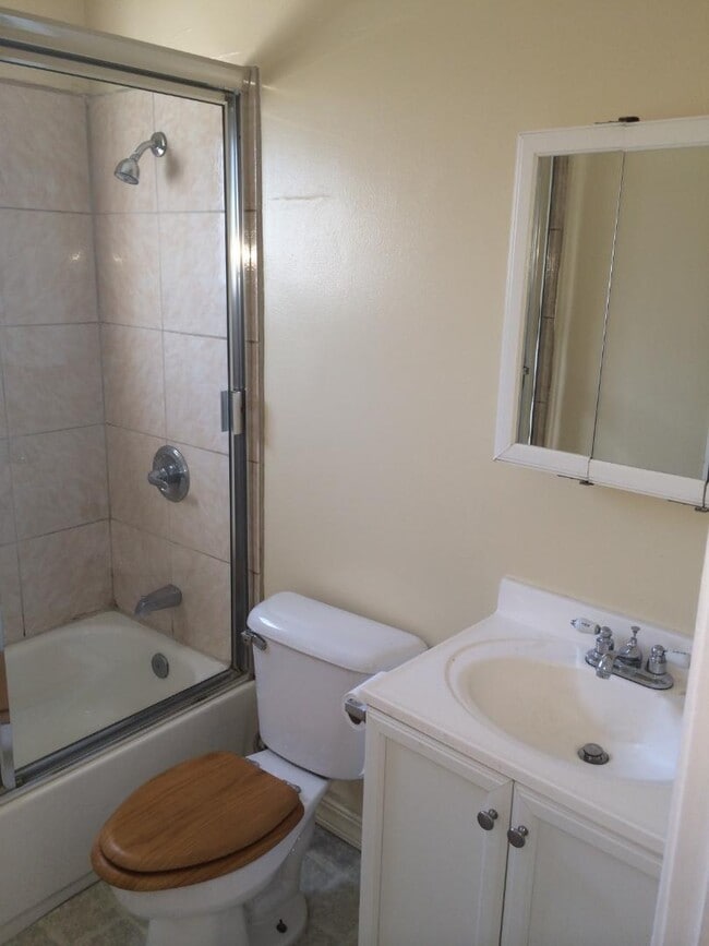 Photo - 1034 Hyperion Ave
