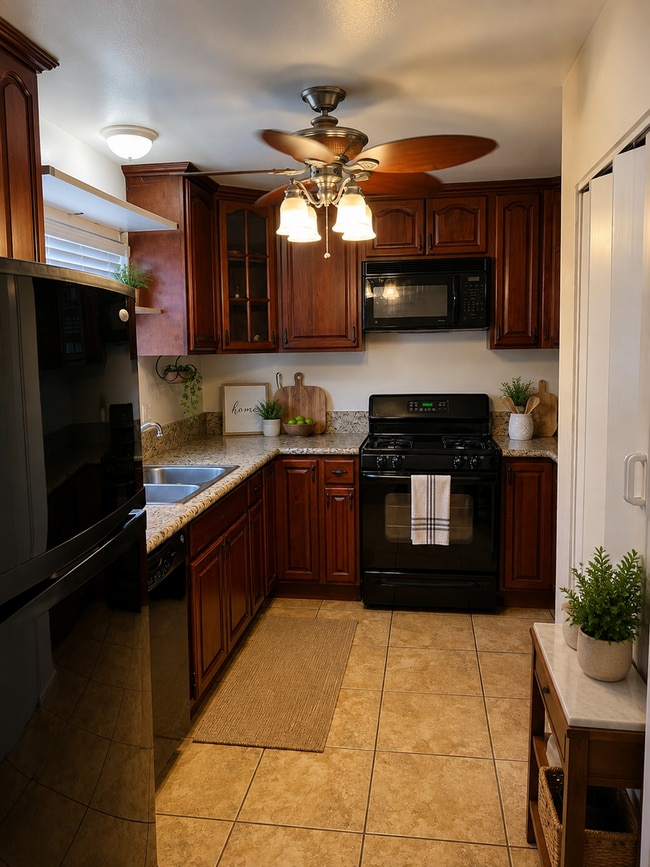 Photo - 1632 W 205th St Unit 4