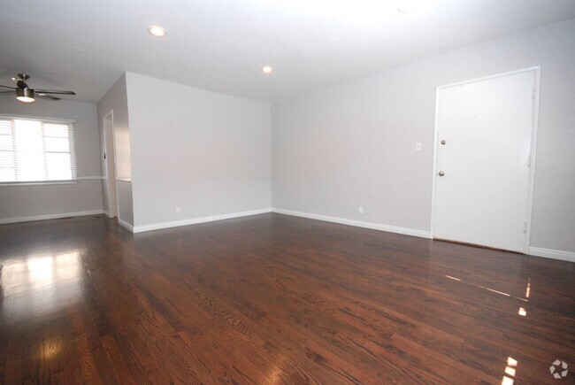 Building Photo - Hollywood 1Bed/1Bath Walking Distance to H... Unit 6707 Rental